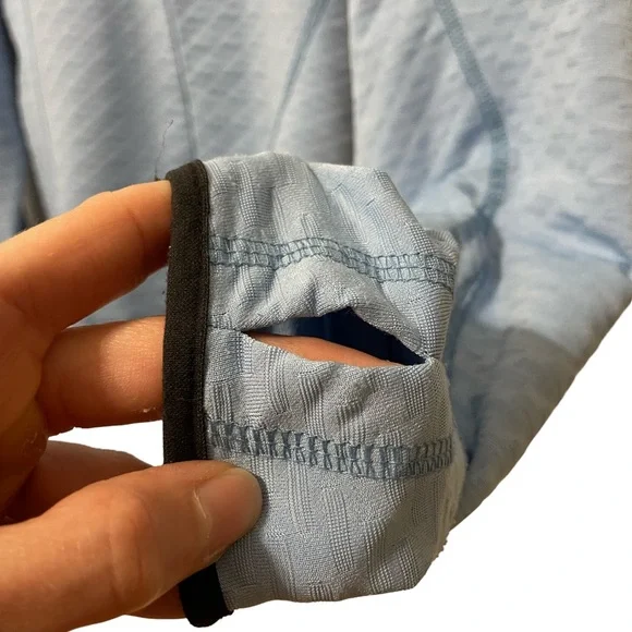 Mountain Hardwear 1/2 zip pullover - Picture 5 of 8